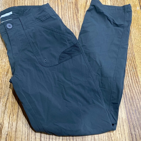 Columbia Pants - Columbia PFG Grey Outdoor Pants with Adjustable Legs in Size 4.